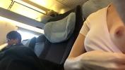 Video porn 2020 Amatrice nous montre sa poitrine discretement dans le train